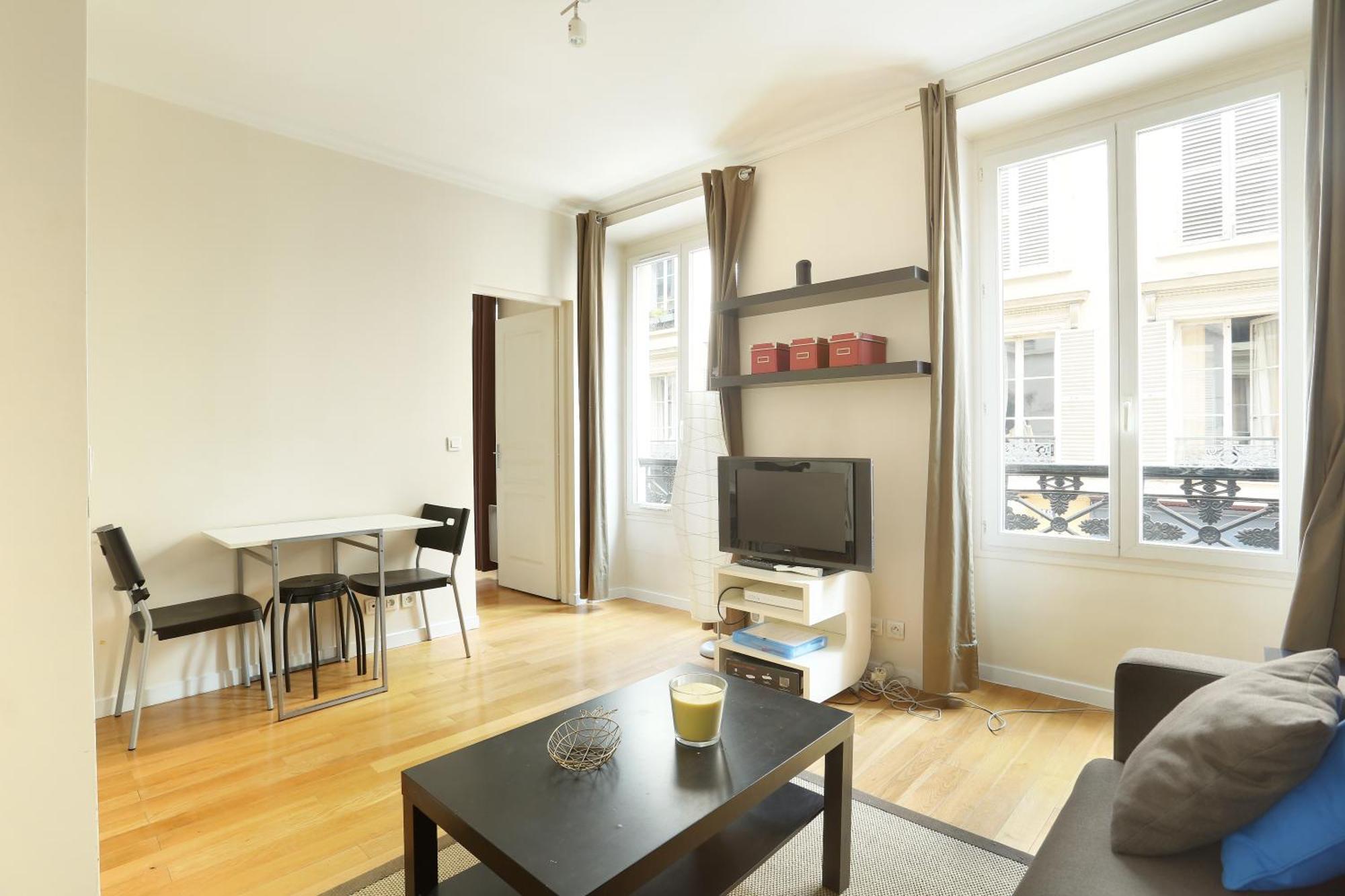 Pick A Flat'S Apartments In Batignolles - Rue Biot Париж Экстерьер фото